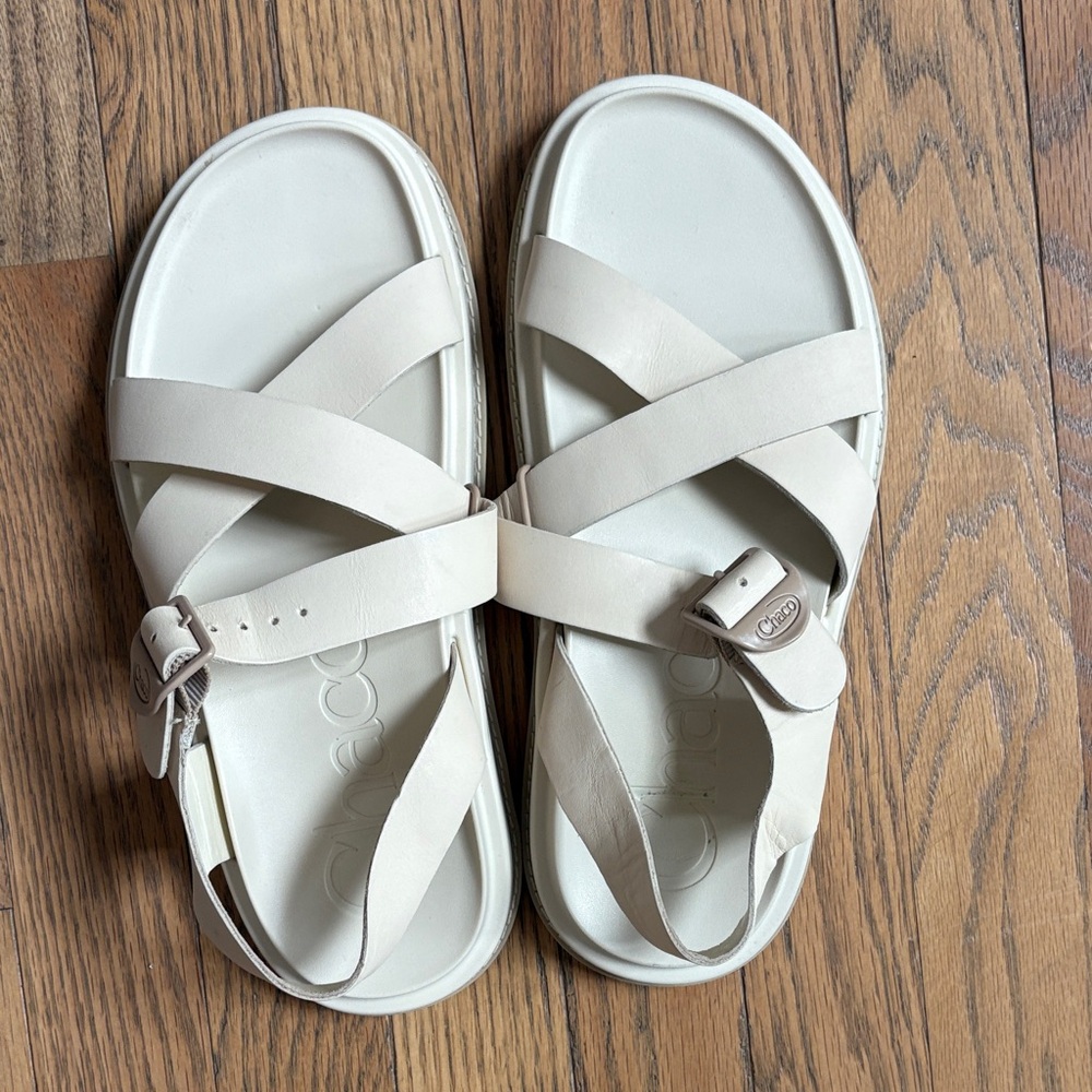 Chaco Off-White Sandals with Buckle